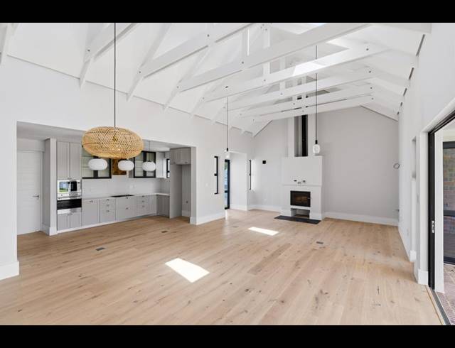2 BEDROOM PROPERTY TO RENT IN CONSTANTIA